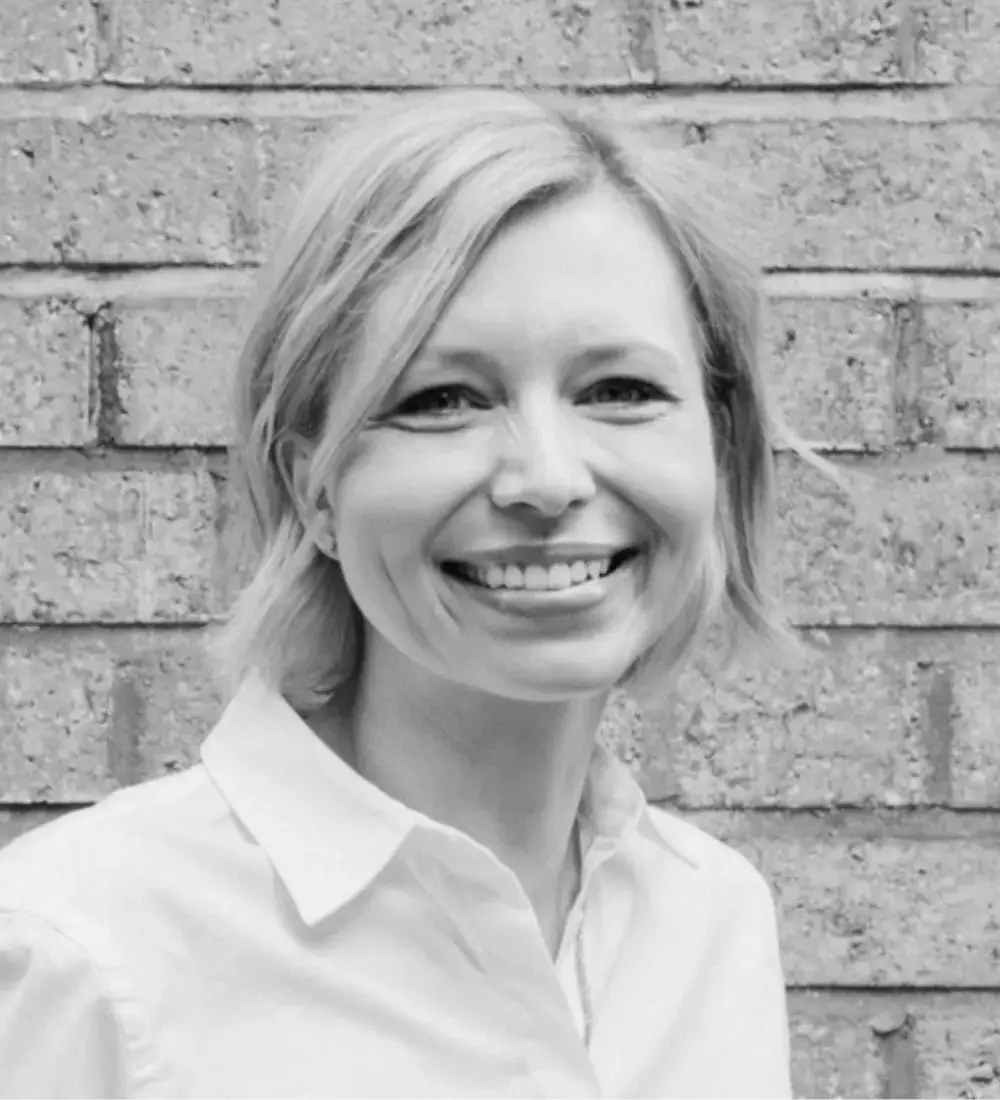 Sasha Zerkalova BW - First Bridge Centre Picture of Sasha Zerkalova - Founder and CEO of First Bridge Centre